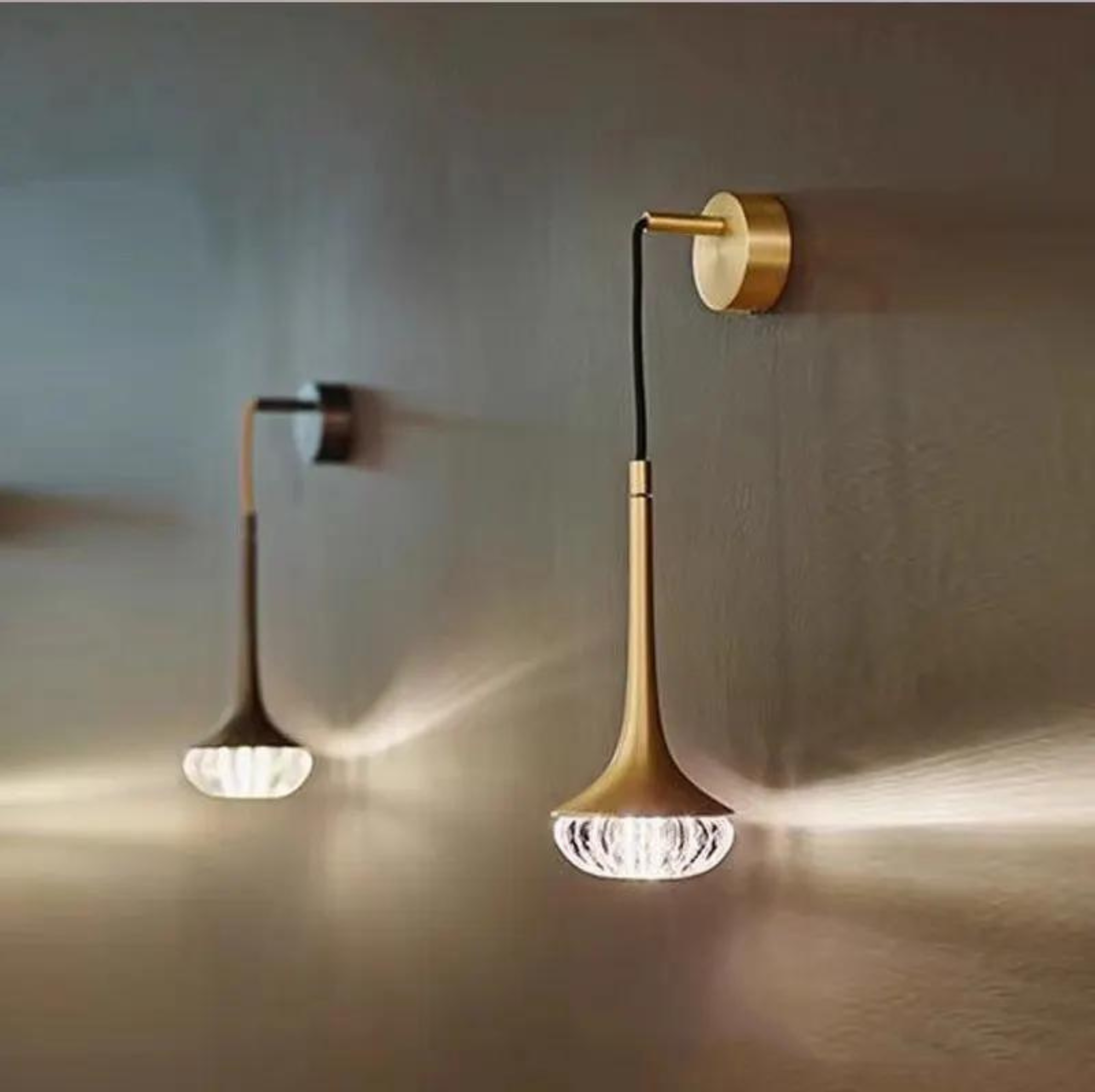 B5032 Modern Luxurious Design Iron Crystal LED Wall Light