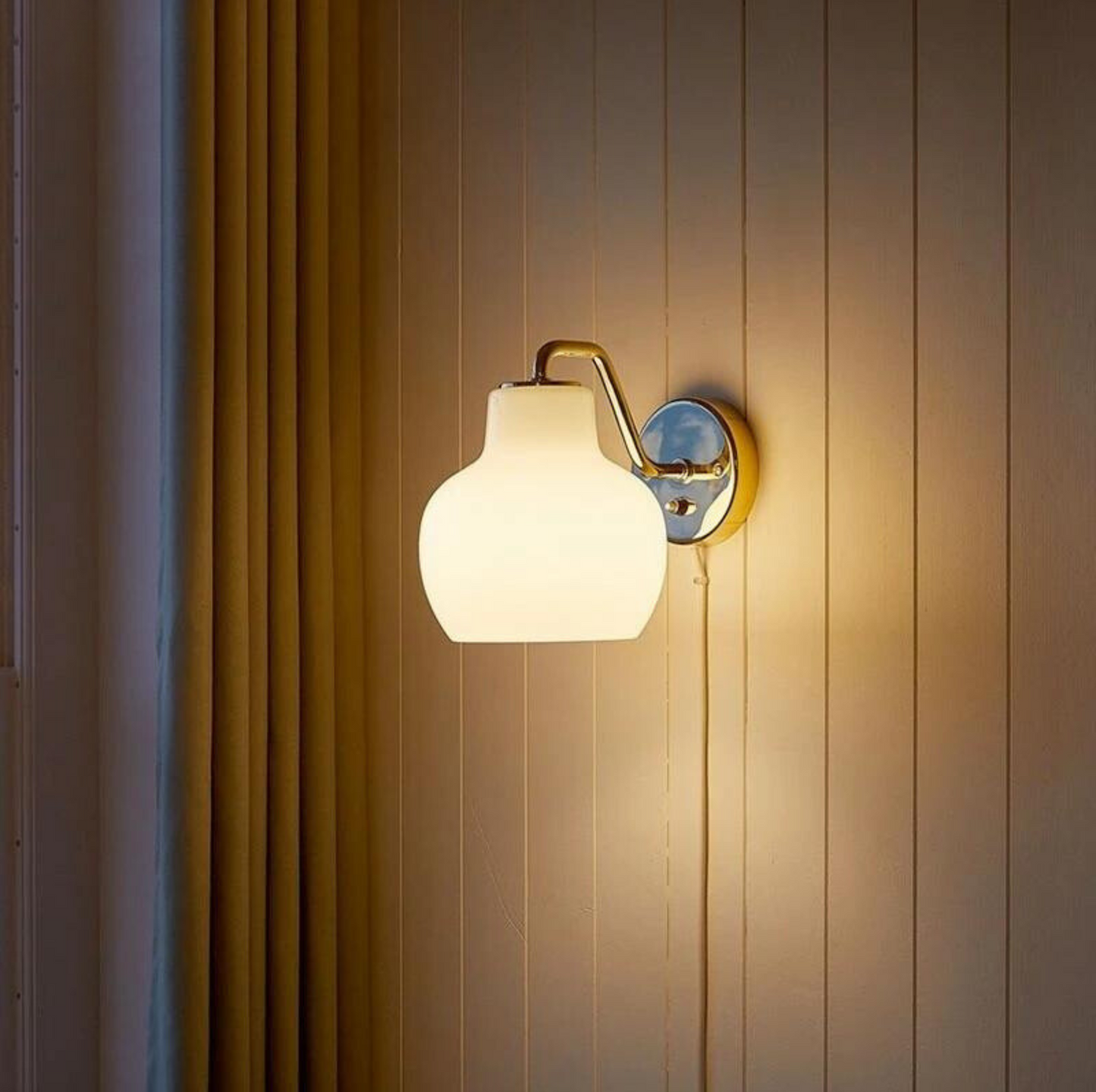 Iron Glass Bedroom Wall Lamp by Gloss (B5303)